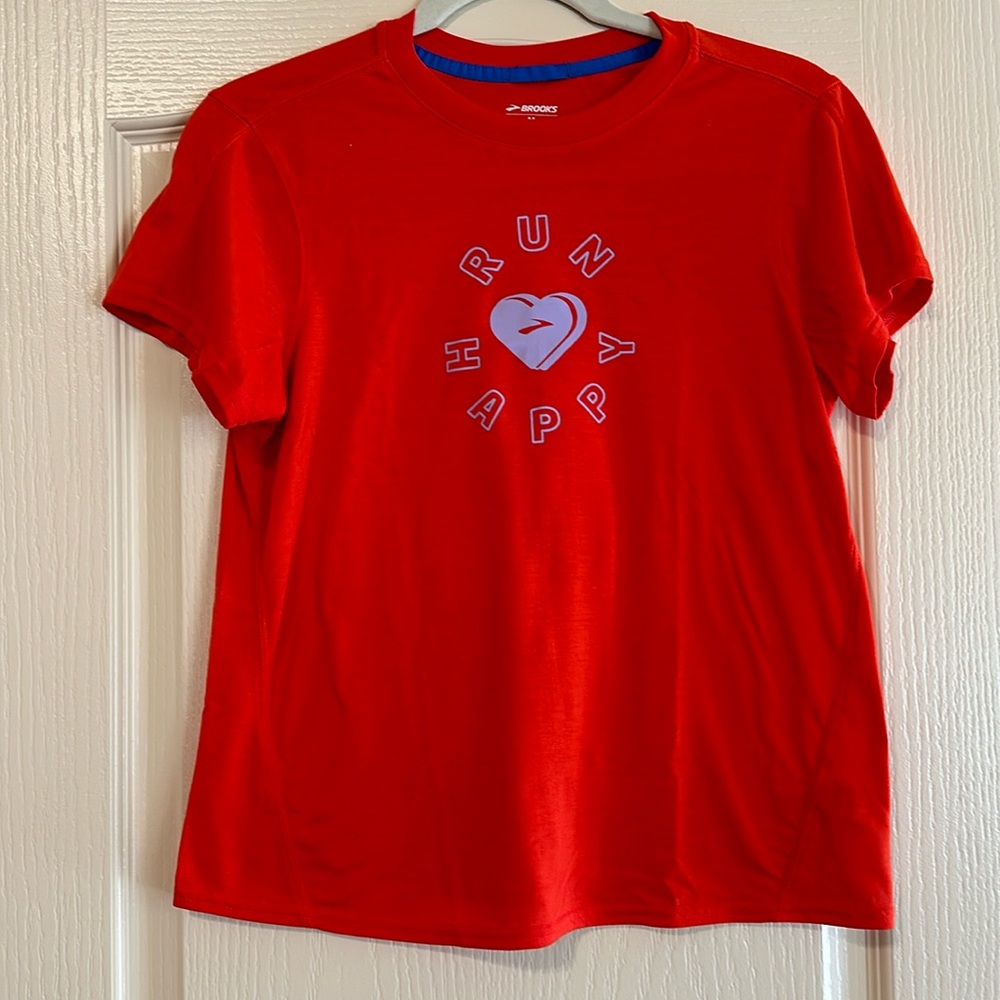 Brooks running top